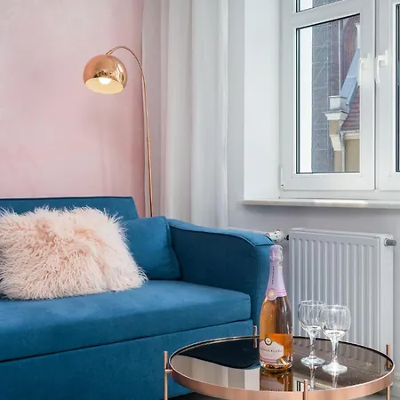 Just Cozy Old Town Apartment